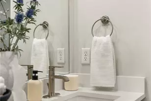 13335 Greenwood Ave N, Seattle, WA 98133 - Photo 32