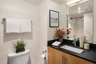 401 9th Ave N, Seattle, WA 98109 - Photo 18