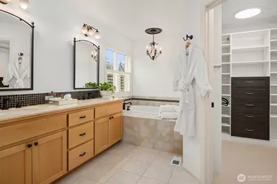 10414 SE 13th Street, Bellevue, WA 98004 - Photo 24