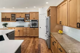 10414 SE 13th St, Bellevue, WA 98004 - Photo 14