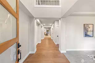 4585 167th Ln SE, Bellevue, WA 98006 - Photo 2