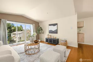 12034 15th Ave NE, Seattle, WA 98125 - Photo 2