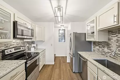 17464 NE 38th Street #B202, Redmond, WA 98052 - Photo 10