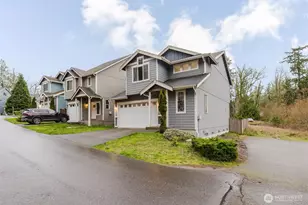 3675 Halsey Ln, Bremerton, WA 98310 - Photo 2