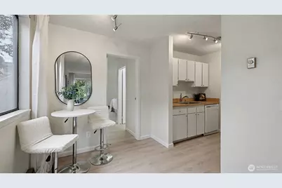 421 Wells Avenue S, Renton, WA 98057 - Photo 10