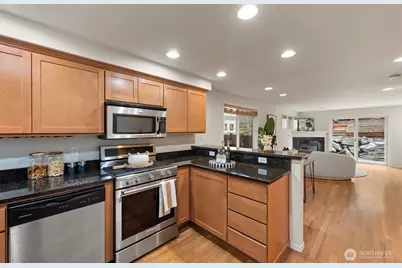 12315 10th Place NE #A, Seattle, WA 98125 - Photo 10