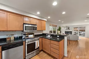 12315 10th Pl NE, Seattle, WA 98125 - Photo 10