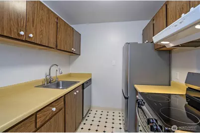 6122 N 16th Street #I108, Tacoma, WA 98406 - Photo 10