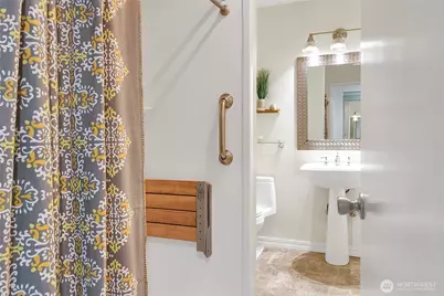 2746 60th Avenue SW #2, Seattle, WA 98116 - Photo 16