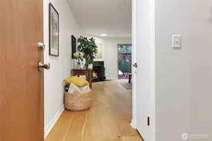 2746 60th Ave SW, Seattle, WA 98116 - Photo 2