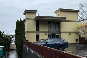 4561 Lake Washington Blvd NE, Kirkland, WA 98033 - Photo 1