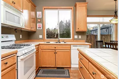 18323 10th Drive SE, Bothell, WA 98012 - Photo 8