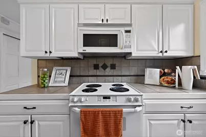 12251 SE 59th Street #102, Bellevue, WA 98006 - Photo 10