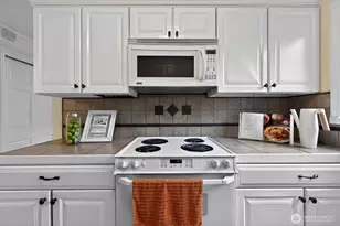 12251 SE 59th St, Bellevue, WA 98006 - Photo 10