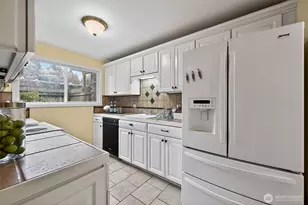 12251 SE 59th St, Bellevue, WA 98006 - Photo 8