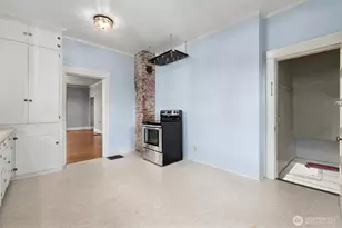 1721 3rd Ave N, Seattle, WA 98109 - Photo 22