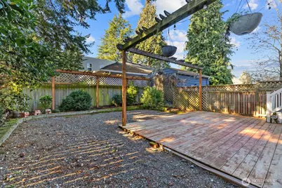 1721 3rd Avenue N, Seattle, WA 98109 - Photo 36