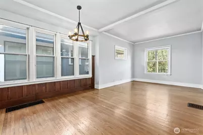 1721 3rd Avenue N, Seattle, WA 98109 - Photo 10