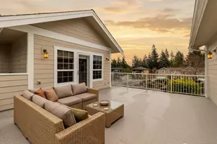 2305 Sundown Ct, Anacortes, WA 98221 - Photo 2