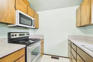 8911 14th Pl SE, Lake Stevens, WA 98258 - Photo 12