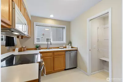 2801 NE 130th Street #C102, Seattle, WA 98125 - Photo 10