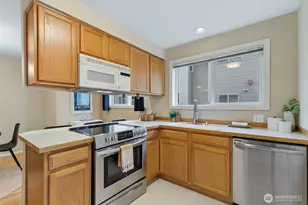 2801 NE 130th St, Seattle, WA 98125 - Photo 8