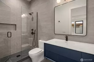 10656 Woodhaven Ln, Bellevue, WA 98004 - Photo 30