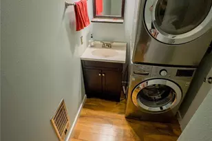 1717 150th Ave SE, Bellevue, WA 98007 - Photo 6