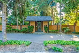 1717 150th Ave SE, Bellevue, WA 98007 - Photo 2