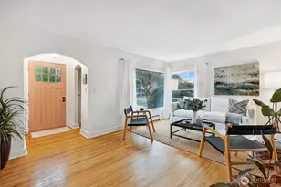 11605 Meridian Ave N, Seattle, WA 98133 - Photo 2