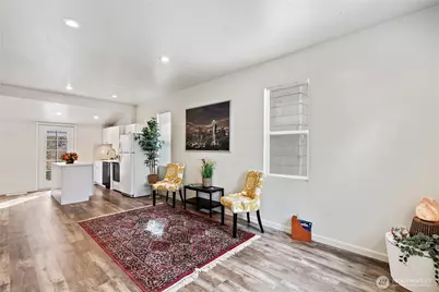 1521 E Spruce Street, Seattle, WA 98122 - Photo 2