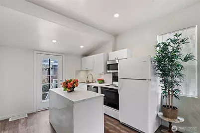 1521 E Spruce Street, Seattle, WA 98122 - Photo 4