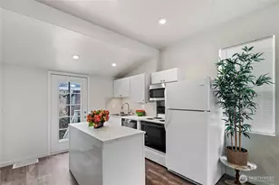 1521 E Spruce St, Seattle, WA 98122 - Photo 4