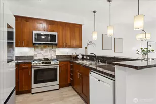 51 Pine St, Edmonds, WA 98020 - Photo 10