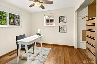 7025 25th Avenue NE, Seattle, WA 98115 - Photo 10