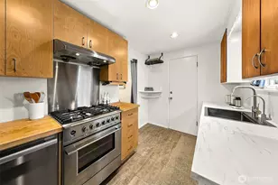 7025 25th Ave NE, Seattle, WA 98115 - Photo 6