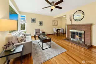 7025 25th Ave NE, Seattle, WA 98115 - Photo 2