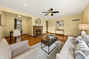 7025 25th Ave NE, Seattle, WA 98115 - Photo 4