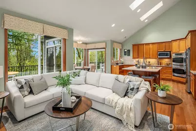 12025 210th Place SE, Issaquah, WA 98027 - Photo 2