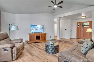 24421 SE 387th St, Enumclaw, WA 98022 - Photo 6