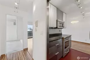 320 Melrose Ave E, Seattle, WA 98102 - Photo 14