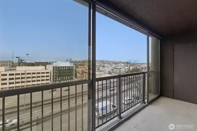 320 Melrose Avenue E #403, Seattle, WA 98102 - Photo 6