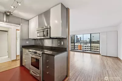 320 Melrose Avenue E #403, Seattle, WA 98102 - Photo 16