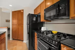 2801 1st Ave, Seattle, WA 98121 - Photo 10