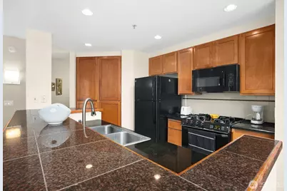 2801 1st Avenue #1014, Seattle, WA 98121 - Photo 8