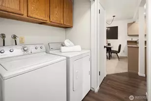 210 Boylston Ave E, Seattle, WA 98102 - Photo 26