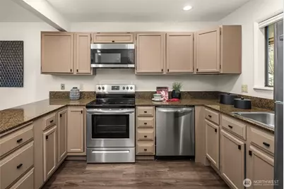 210 Boylston Avenue E #304, Seattle, WA 98102 - Photo 14