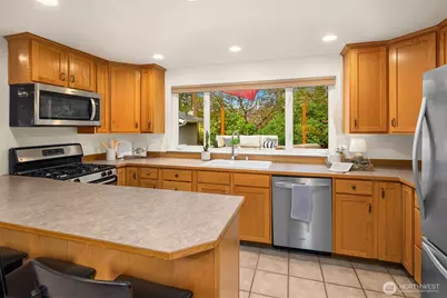 19814 10th Drive SE, Bothell, WA 98012 - Photo 10