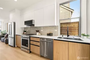 3819 C Fremont Ave N, Seattle, WA 98103 - Photo 10