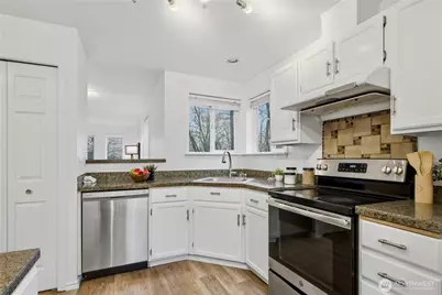 833 SW Sunset Boulevard #J-51, Renton, WA 98057 - Photo 16